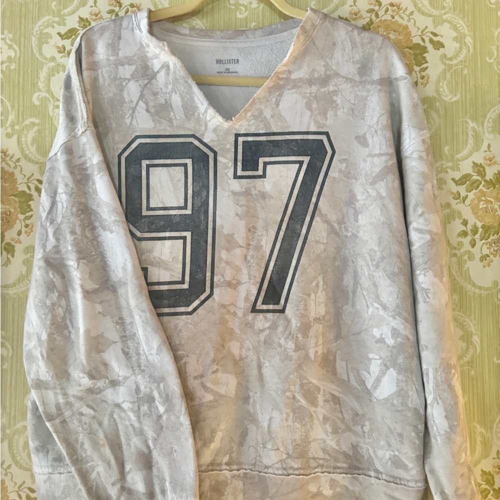 Hollister 97 Varsity Camo V Neck Pullover Sweatshirt XS